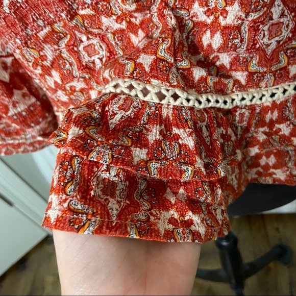 Francesca’s Blue Rain orange rust boho ruffle top size Medium - Picture 7 of 9